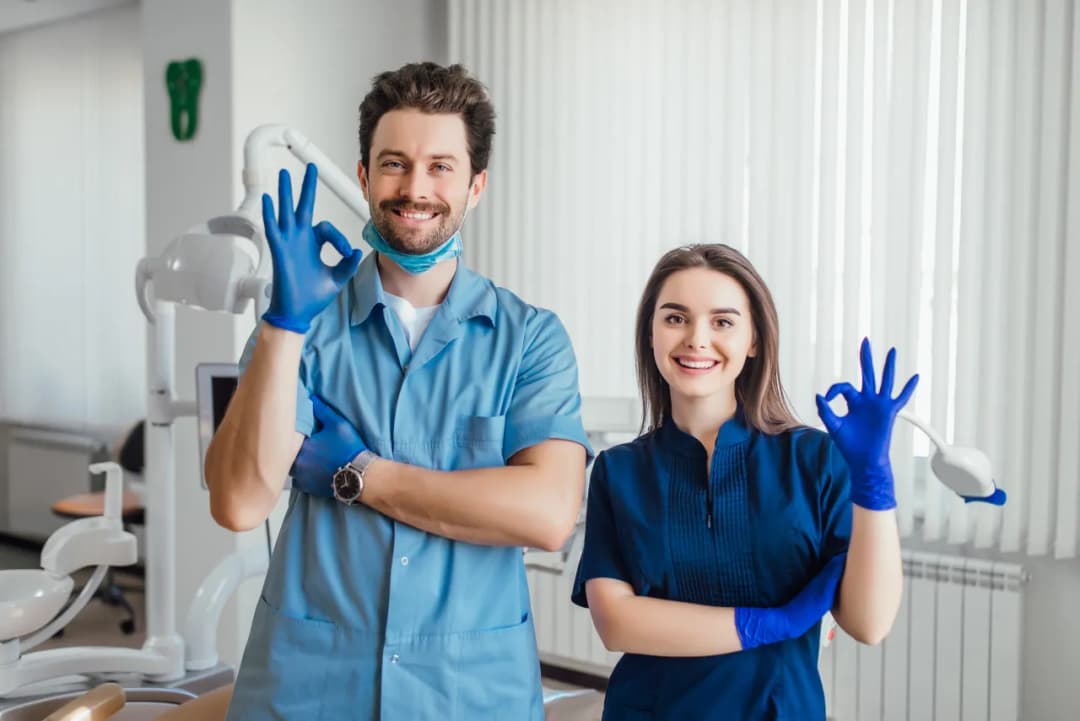 Jak poprawnie używać dentystą czy dentystom? Odkryj różnice gramatyczne